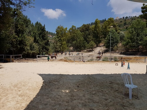 חוות סוסים נוף הרים בגליל